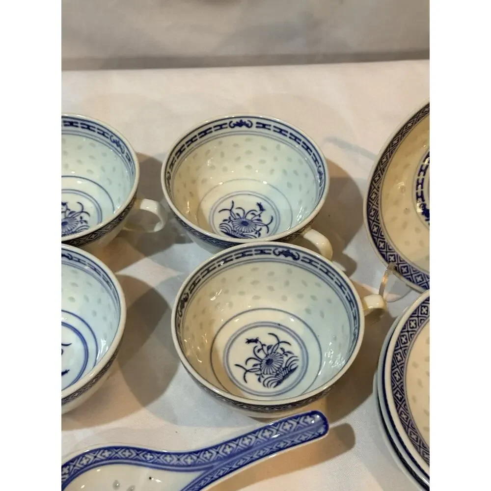Vintage Chinese Rice Grain Blue White Porcelain Soup Set 4 Cups 4 Saucers Spoon